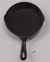 Vintage Chicago Hardware Cast Iron Skillet 5A