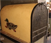 Oversized Fiberglass Mailbox w/ Ducks