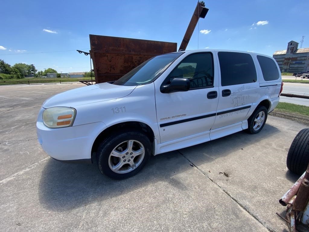 07 Chevy Braun Entervan w/Wheelchair Ramp w/Title