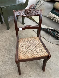 SMALL CHILD'S CHAIR