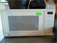 GE turntable microwave, works