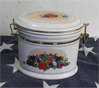 Vintage Knott's Berry Farm Oval Hinged Container