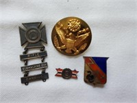 Military metals & pins,