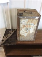 Cast Iron Bakeware, Coat Hanger, Vintage Can