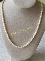 natural round 6mm pearl necklace hand knotte & 14K