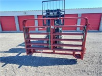 4-8ft Red Panels, & 3-8ft Red Gates