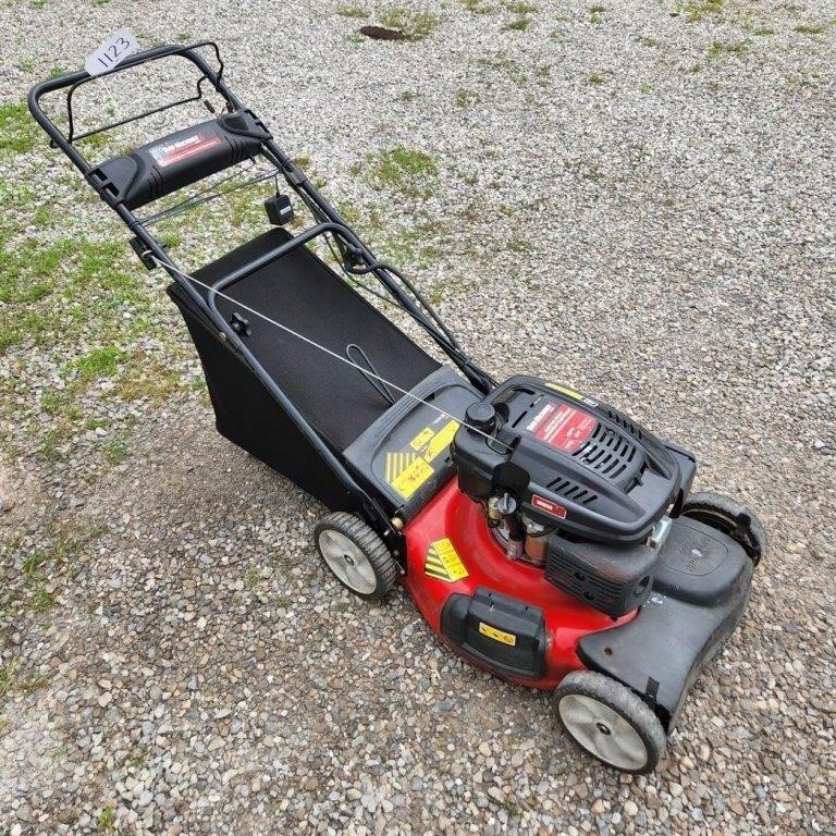 Yardworks Push Mower w/ Bagger.