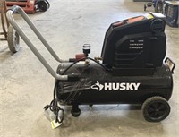 Husky 8 gallon 150 PSI air compressor