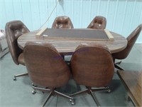 Kitchen table w/6 chairs on wheels