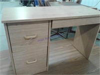 Desk - 2 drawers on side