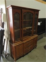 (1) PC 3 DOOR/3 DRAWER FRENCH PROVINCIAL CHINA CAB