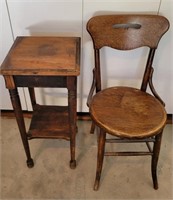 E - ANTIQUE CHAIR & SMALL TABLE (G109)