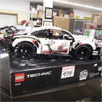 LEGO TECHNIC MODEL RACECAR