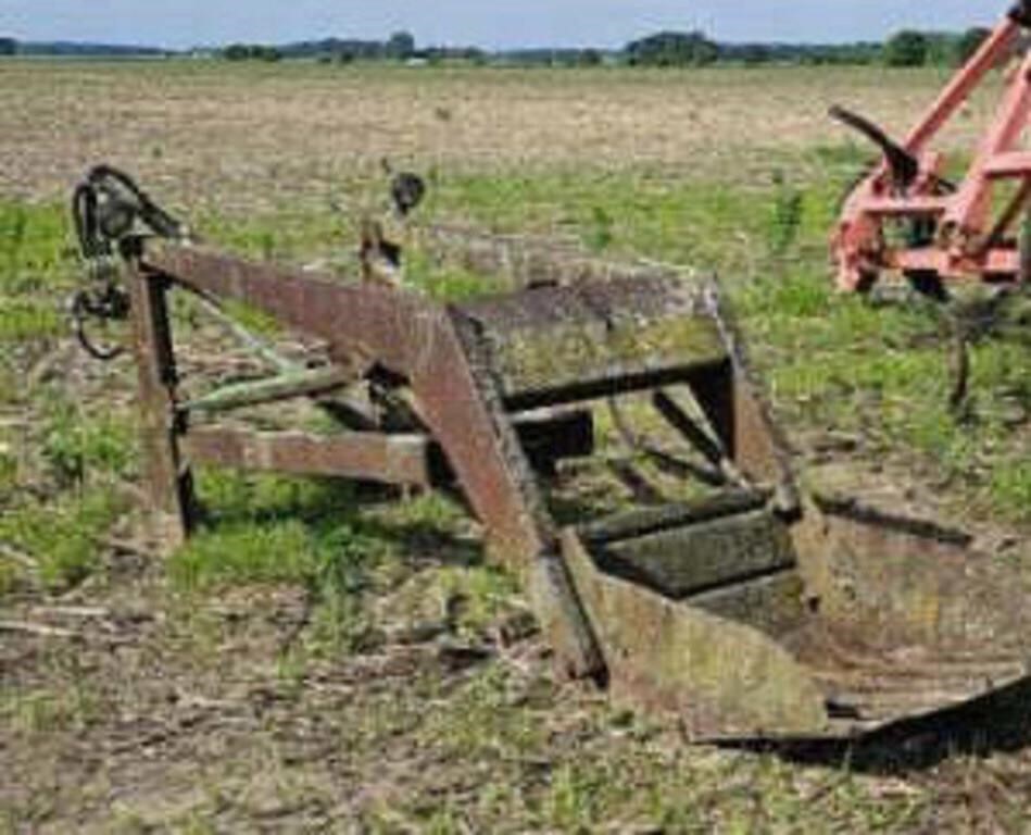 John Deere loader