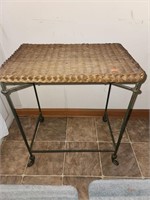 Wicker top like table