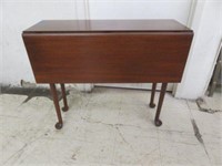 ANTIQUE ENGLISH  MAHOGANY DROP LEAF TABLE WITH