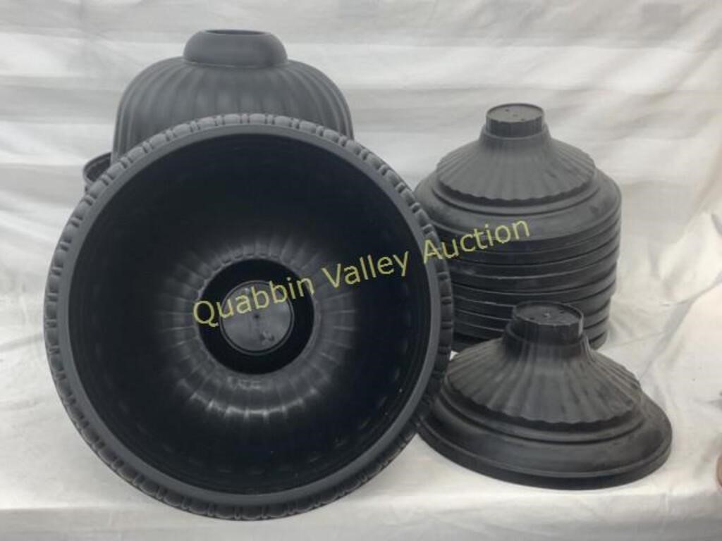 10 BLACK 18 INCH PLASTIC FLOWER URNS