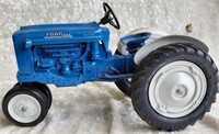Scale Models Ford 2000 Die Cast Tractor