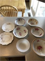 6 decorative bowls and 2 plates
