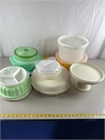 Tupperware mixing bowls, serving platter, Jell-O