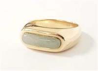 14K gold ring set with jade - size 6 1/2 - 7.1