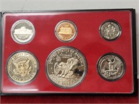 USA 1974 Mint Set - incl. $1 and 50 Cent Coin
