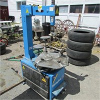 2007 RAVAGLIOLI UPRIGHT TIRE CHANGER