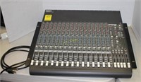 MACKIE CR1604-VLZ 16 Channel Mixer