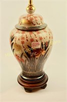 ORIENTAL GILT FLORAL AND IRIS DECORATED TABLE LAMP