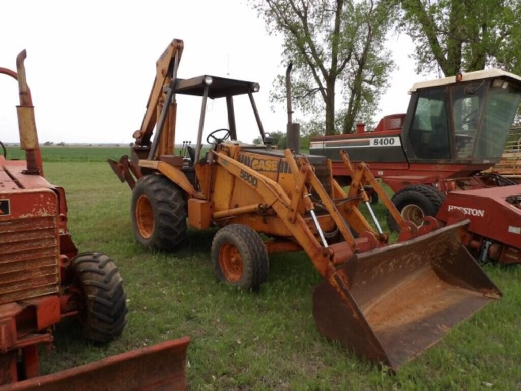 CASE 580D BACKHOE W/ LOADER