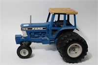 FORD TW-15 TRACTOR ERTL 1/16