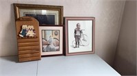 Pictures and Prints with Frames (4)