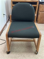 Cushioned Rolling Desk Chair (Office)