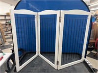 * Collapsible Pet Gate