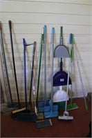 Brooms, mops, dust pans, swiffer