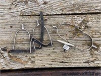 2 SETS OF SIMPLE SPURS