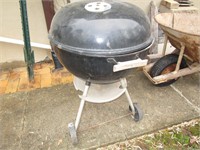 Weber Charcoal Grill; pick up only