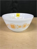 1 1/2 qt Town & Country Pyrex