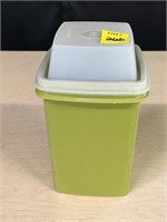 Tupperware Pickle/Olive Container