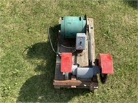 Portable bench grinder with electric motor