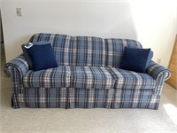 Nice sofa 80" w & pillows