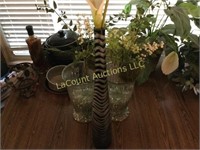3 vases 2 clear one tall glass vase w florals