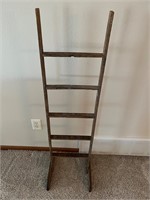 Blanket rack ladder display