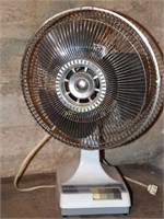 Windmere 12" Oscillating Fan