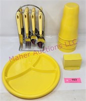 Yellow Dinnerware & Porta-Pick