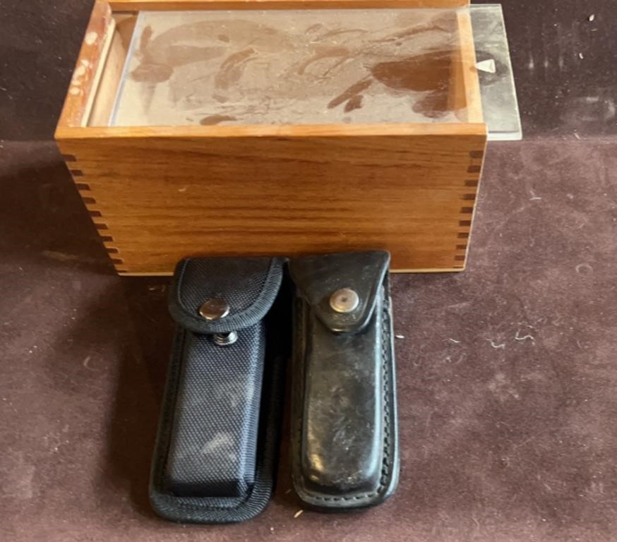 Wood Box w/(2) Knife Cases