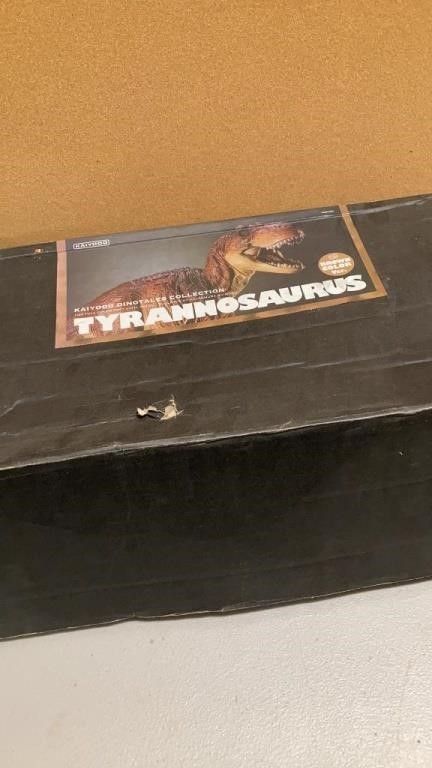 TYRANNOSAURUS OPEN BOX
