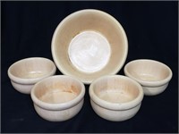 Salad serving bowl & 4 salad bowls light wood