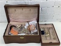 Vintage jewelry box assorted costume jewelry