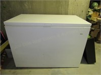 Kenmore Chest Freezer  48" x 27.5" x 35"